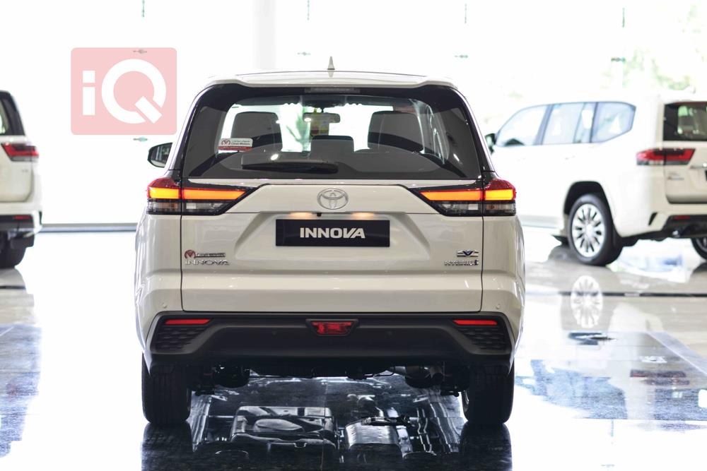 تويوتا انوفا